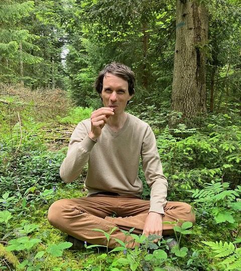 Joachim Halgrain, guide naturaliste, spécialiste des champignons et des plantes sauvages comestibles.